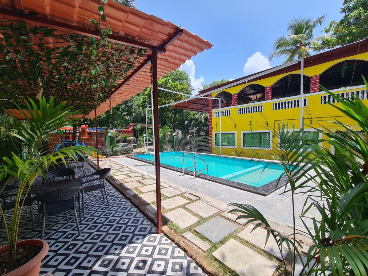 Palm Springs Beach Resort - Gorai Bombay Exterior foto